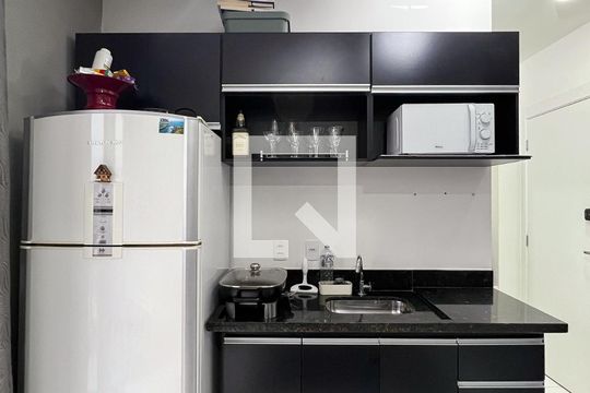 Cozinha de kitnet/studio à venda com 1 quarto, 25m² em Indianópolis, São Paulo