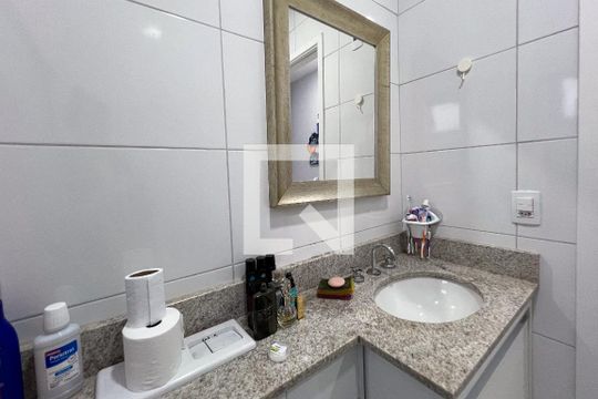 Banheiro de kitnet/studio à venda com 1 quarto, 25m² em Indianópolis, São Paulo