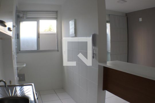 Cozinha de apartamento para alugar com 2 quartos, 55m² em Pechincha, Rio de Janeiro
