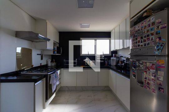 Cozinha de apartamento à venda com 3 quartos, 320m² em Perdizes, São Paulo