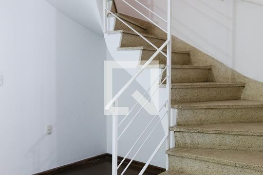 Acesso aos Quartos de casa à venda com 4 quartos, 240m² em Vila Alpina, Santo André