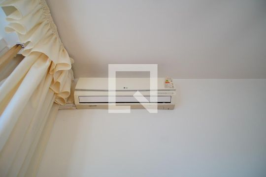 Sala de apartamento à venda com 2 quartos, 65m² em Sarandi, Porto Alegre