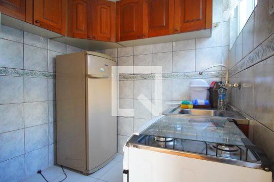 Cozinha de apartamento à venda com 2 quartos, 65m² em Sarandi, Porto Alegre