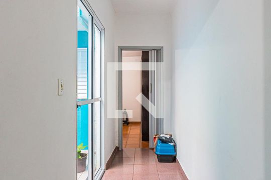 Corredor Quarto 1 de casa à venda com 4 quartos, 284m² em Jardim Las Vegas, Santo André