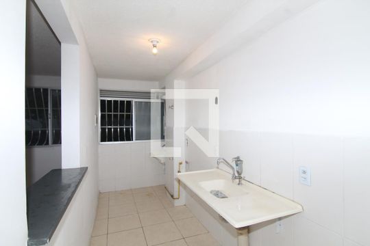 Cozinha de apartamento para alugar com 2 quartos, 56m² em Vigário Geral, Rio de Janeiro