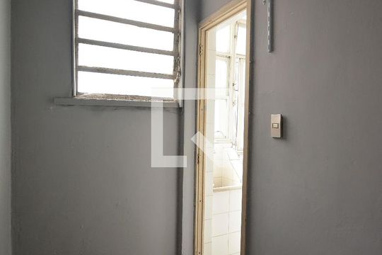 Quarto de Serviço de apartamento para alugar com 2 quartos, 68m² em Laranjeiras, Rio de Janeiro