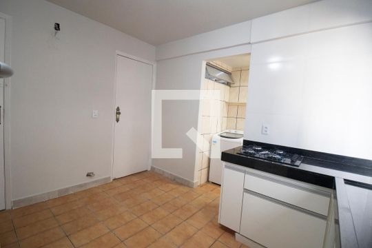 Cozinha de apartamento para alugar com 3 quartos, 85m² em Setor Oeste, Goiânia