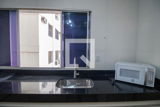 Pia de apartamento para alugar com 3 quartos, 85m² em Setor Oeste, Goiânia