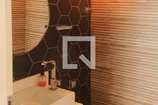 Lavabo de apartamento para alugar com 3 quartos, 160m² em Boqueirão, Santos