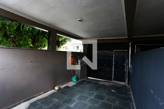 Garagem de casa para alugar com 3 quartos, 200m² em Vila Rica, São Paulo