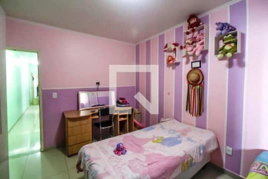 Quarto 2 de casa à venda com 3 quartos, 320m² em Vila Tolstoi, São Paulo