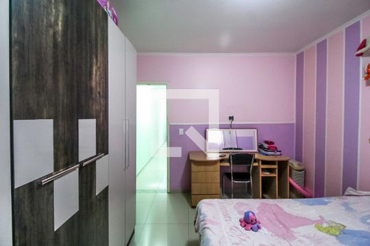 Quarto 2 de casa à venda com 3 quartos, 320m² em Vila Tolstoi, São Paulo