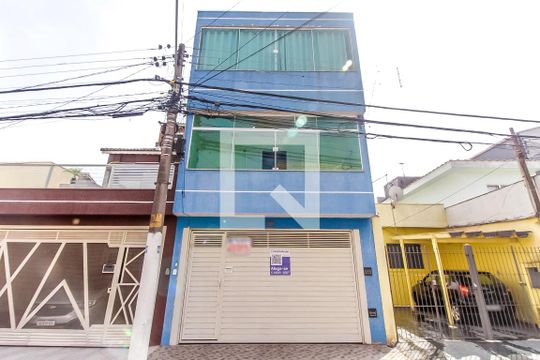 Fachada de casa à venda com 3 quartos, 320m² em Vila Tolstoi, São Paulo