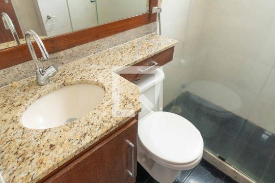 Banheiro de apartamento à venda com 2 quartos, 70m² em Icaraí, Niterói