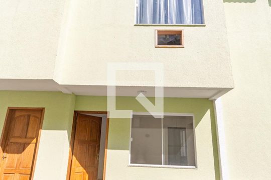 Fachada da casa de apartamento à venda com 2 quartos, 65m² em Vila Valqueire, Rio de Janeiro