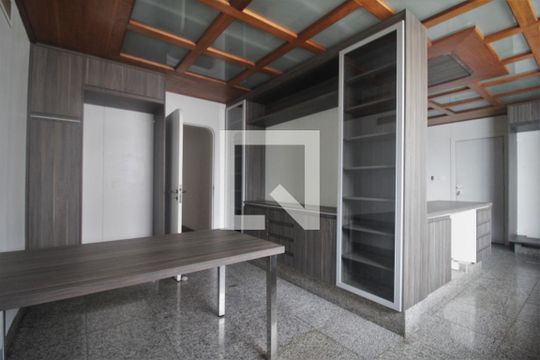 Cozinha de apartamento à venda com 4 quartos, 541m² em Vila Progredior, São Paulo