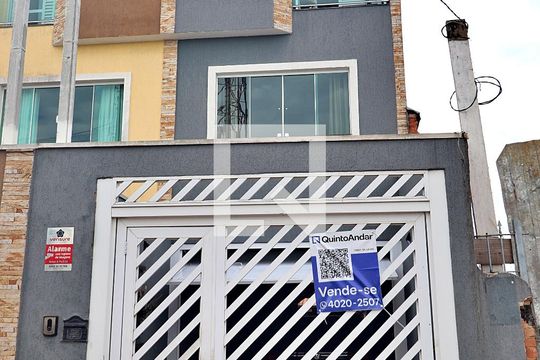 Fachada de casa à venda com 3 quartos, 206m² em Vila Francisco Matarazzo, Santo André