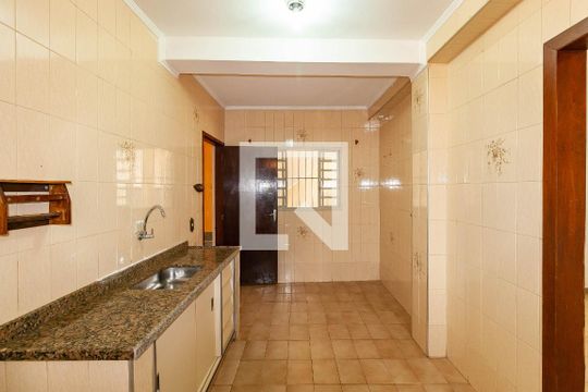 Cozinha de casa para alugar com 1 quarto, 35m² em Jardim Independência, São Paulo