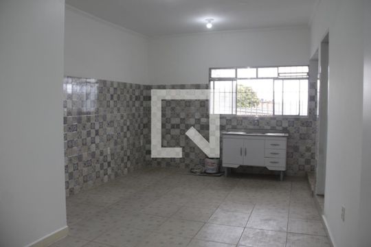 Cozinha de casa para alugar com 2 quartos, 50m² em Parque Santa Rosa, Suzano