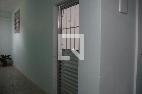 Entrada de casa para alugar com 2 quartos, 50m² em Parque Santa Rosa, Suzano