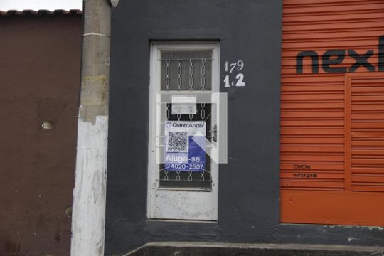 Entrada de casa para alugar com 2 quartos, 50m² em Parque Santa Rosa, Suzano