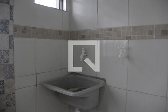 Área de Serviço de casa para alugar com 2 quartos, 50m² em Parque Santa Rosa, Suzano