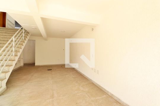 Garagem de casa à venda com 2 quartos, 129m² em Parque das Nações, Santo André