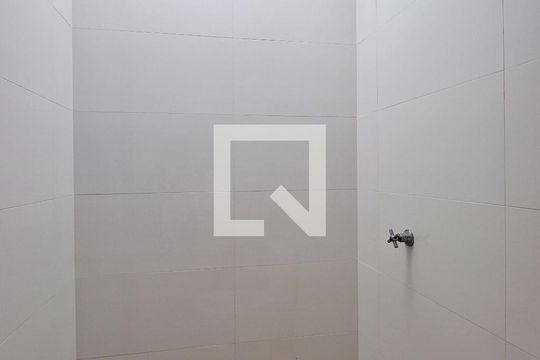 Banheiro da Suíte 2 de casa à venda com 2 quartos, 129m² em Parque das Nações, Santo André