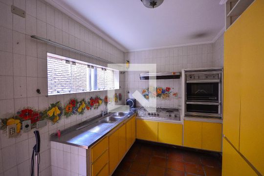 Cozinha de casa à venda com 4 quartos, 410m² em Bosque da Saúde, São Paulo