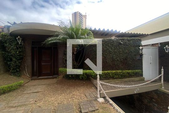 Fachada de casa à venda com 4 quartos, 410m² em Bosque da Saúde, São Paulo