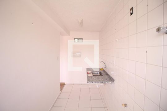 Cozinha  de apartamento para alugar com 2 quartos, 49m² em Vila Regina, São Paulo