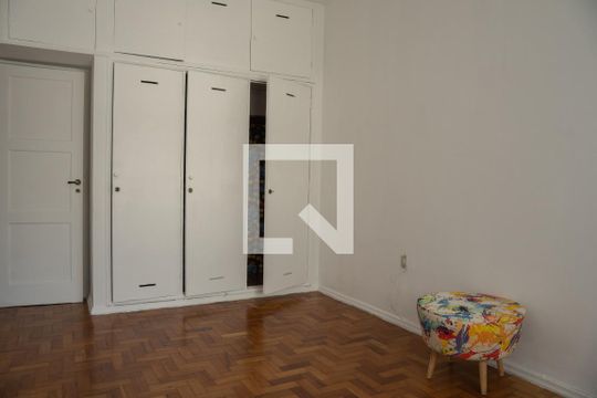 Quarto de apartamento para alugar com 1 quarto, 35m² em Catete, Rio de Janeiro