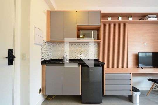 Sala/Cozinha de kitnet/studio para alugar com 1 quarto, 18m² em Vila Clementino, São Paulo
