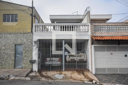 Fachada de casa à venda com 3 quartos, 154m² em Parque Pinheiros, Taboão da Serra