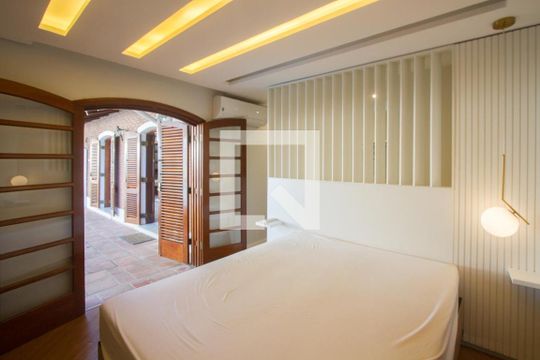 Suíte 1 de casa à venda com 5 quartos, 600m² em Jardim Novo Santo Amaro, São Paulo