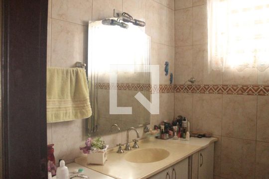 Banheiro Corredor de casa à venda com 3 quartos, 330m² em Jardim Dom Nery, Campinas