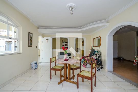 Sala 1 de casa à venda com 3 quartos, 500m² em Alto Caiçaras, Belo Horizonte