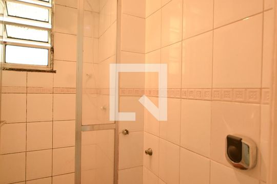 Banheiro de kitnet/studio para alugar com 1 quarto, 15m² em Centro, Rio de Janeiro