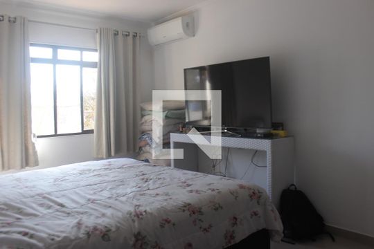 Quarto 1 de casa à venda com 3 quartos, 248m² em Jardim Sarah, São Paulo