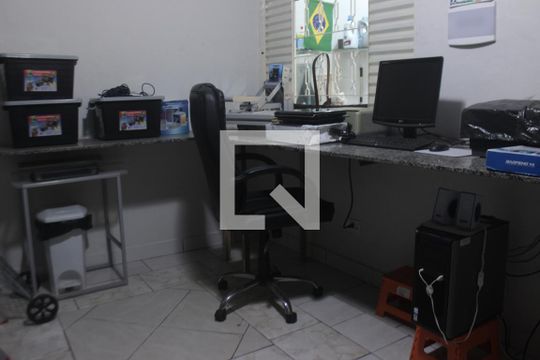 Escritório de casa à venda com 3 quartos, 248m² em Jardim Sarah, São Paulo