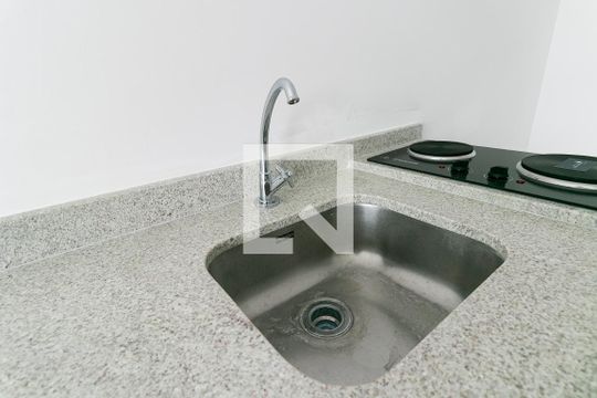 Cozinha - Pia de kitnet/studio para alugar com 1 quarto, 23m² em Vila Esperança, São Paulo