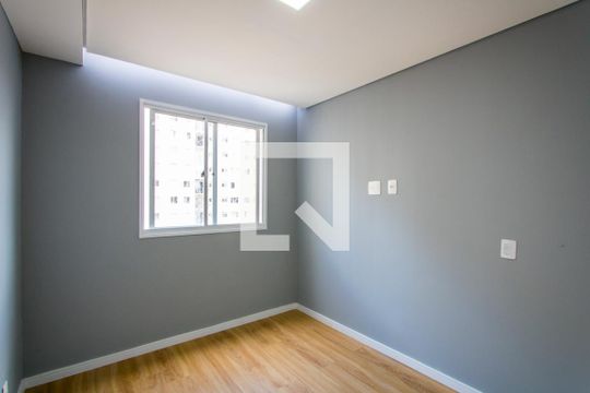Quarto 1 de apartamento para alugar com 2 quartos, 36m² em Parque São Vicente, Mauá