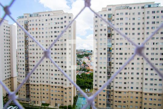 Vista da sala de apartamento para alugar com 2 quartos, 36m² em Parque São Vicente, Mauá