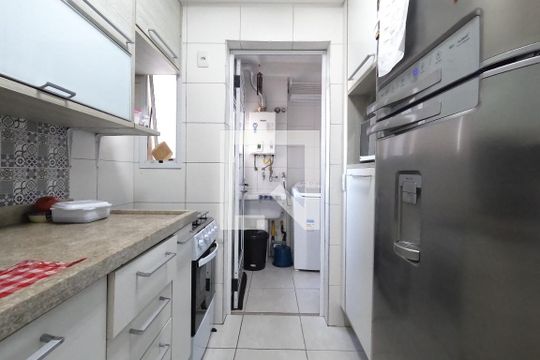 Cozinha de apartamento à venda com 3 quartos, 92m² em Vila Augusta, Guarulhos