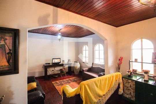 Sala 1 de casa à venda com 6 quartos, 300m² em Vila Campanela, São Paulo