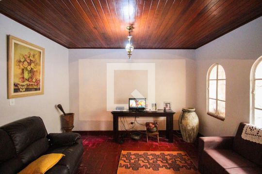 Sala 1 de casa à venda com 6 quartos, 300m² em Vila Campanela, São Paulo