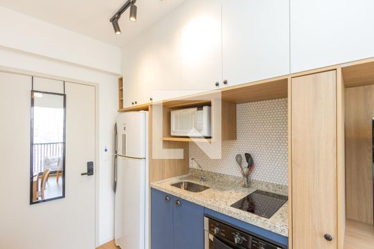 Studio de kitnet/studio para alugar com 1 quarto, 22m² em Jardim das Acácias, São Paulo