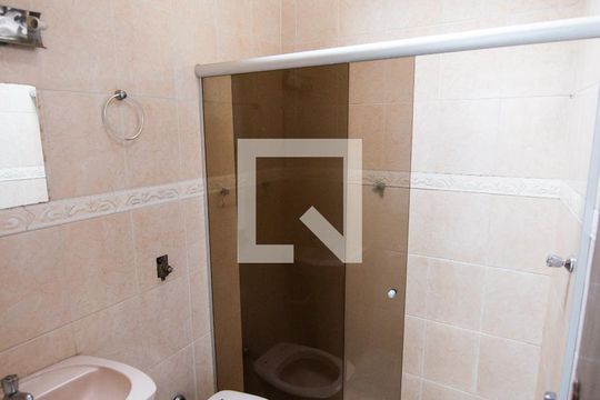 Banheiro da Suíte de casa para alugar com 3 quartos, 350m² em Centro, Taubaté