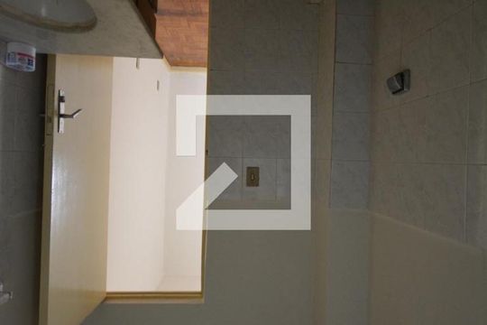 Banheiro de apartamento à venda com 1 quarto, 45m² em Penha Circular, Rio de Janeiro