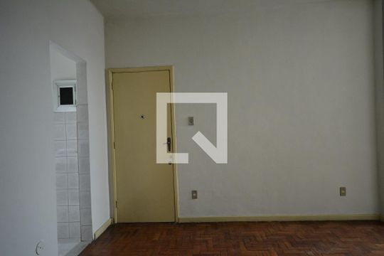 Sala de apartamento à venda com 1 quarto, 45m² em Penha Circular, Rio de Janeiro